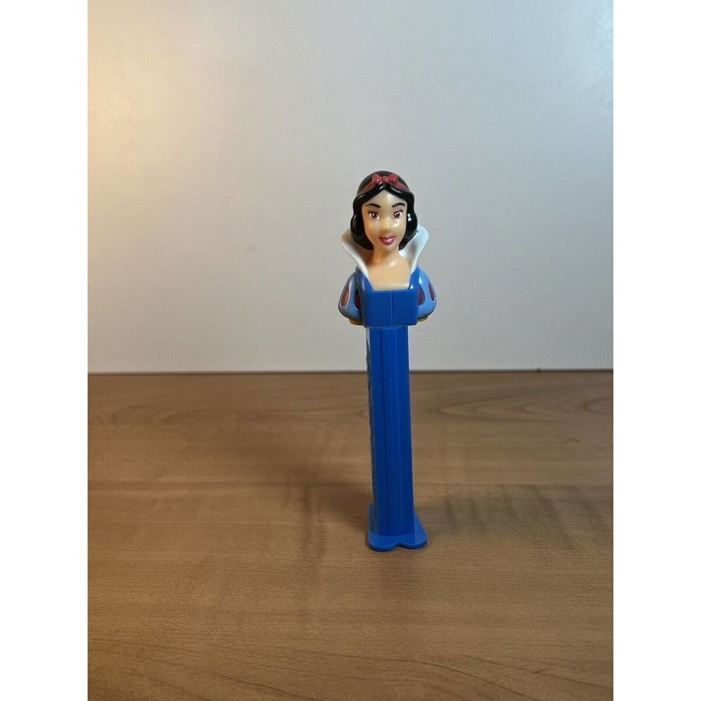 DISNEY PEZ DISPENSER SNOW WHITE made in China